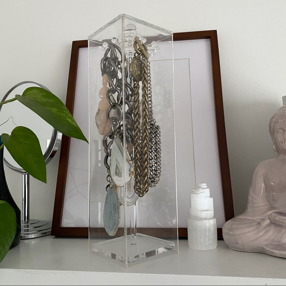 Acrylic clear necklace case